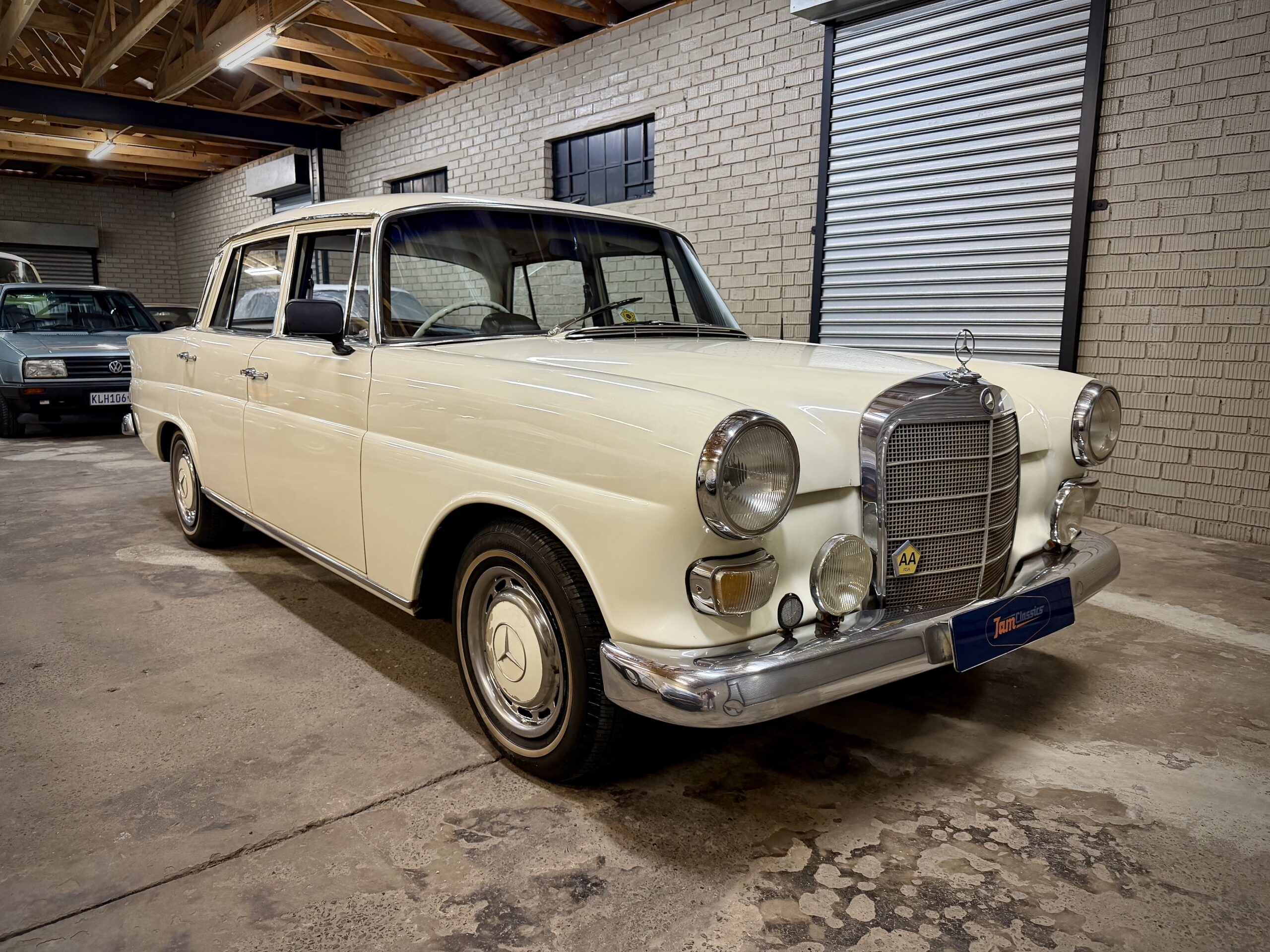 1967 Mercedes 200D(W110)