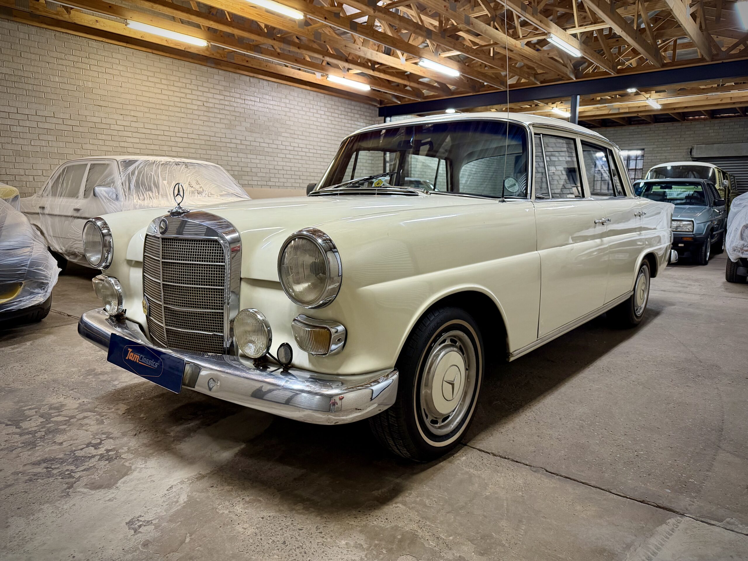 1967 Mercedes 200D(W110)