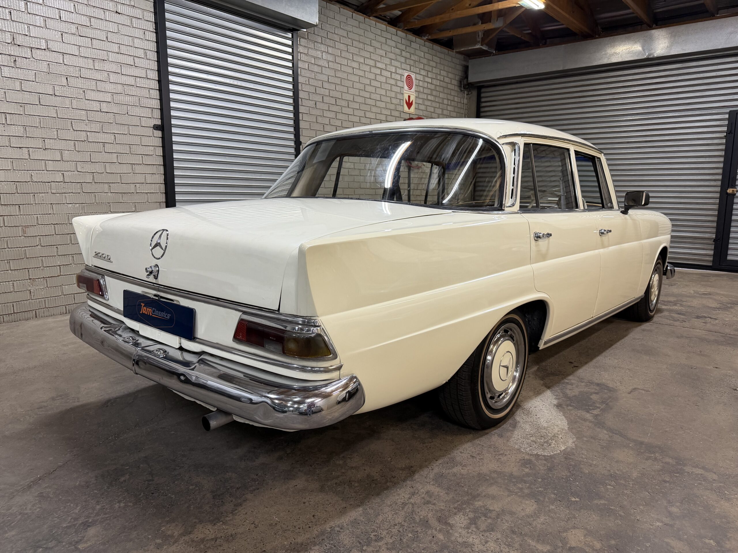 1967 Mercedes 200D(W110)