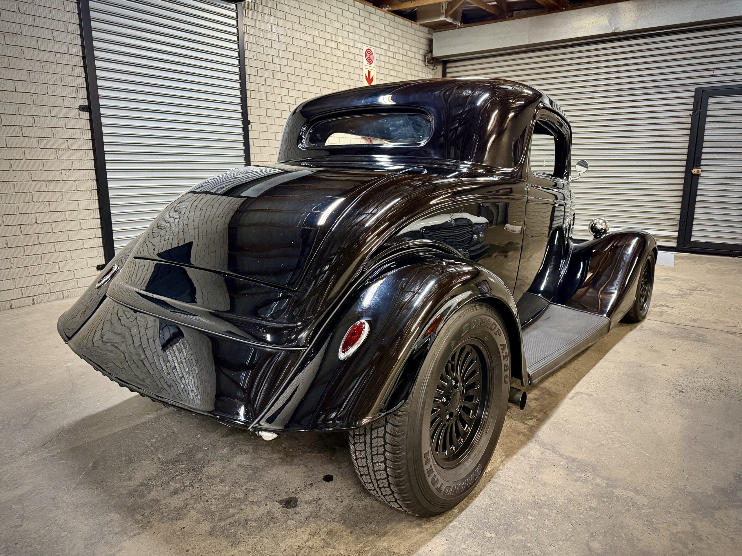 1934 Ford 3-Window Hot-Rod
