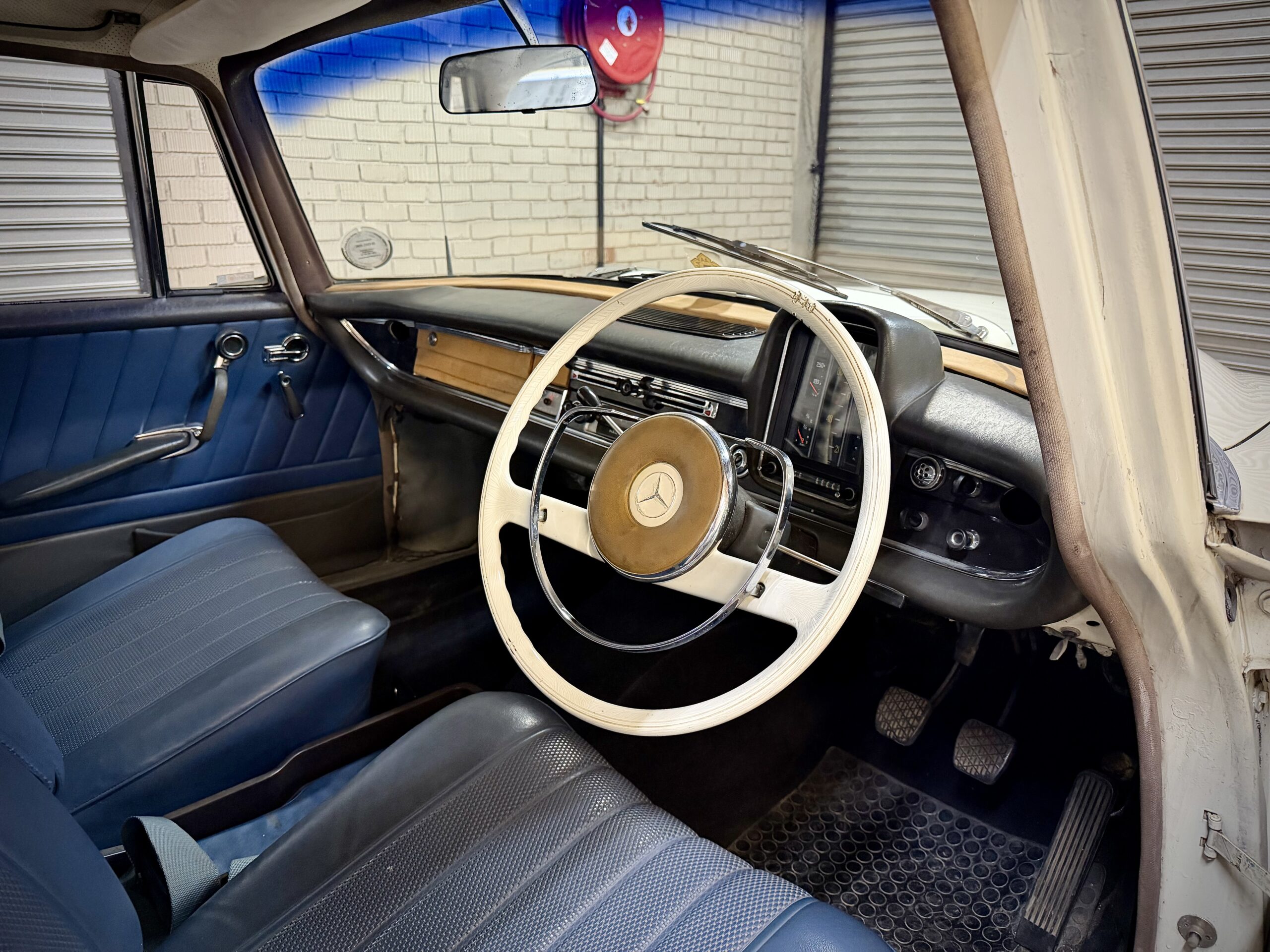 1967 Mercedes 200D(W110)