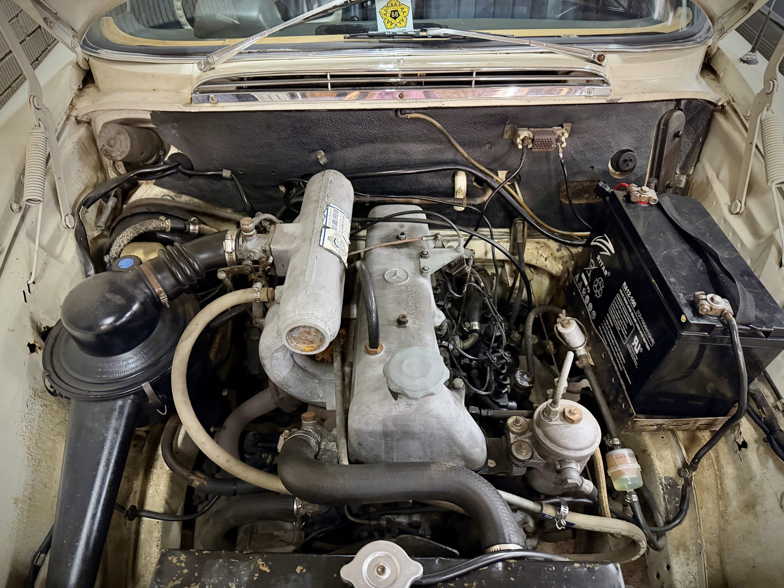 1967 Mercedes 200D(W110)